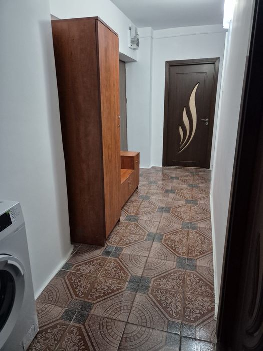 Inchiriez apartament 2 camere etajul 5 /9 bulevardul unirii sud buzau