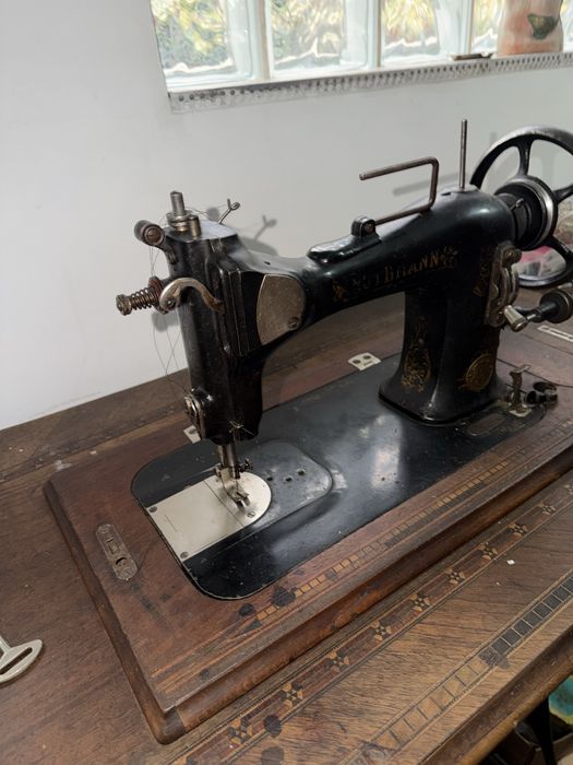 Masina cusut veche pentru colectionari