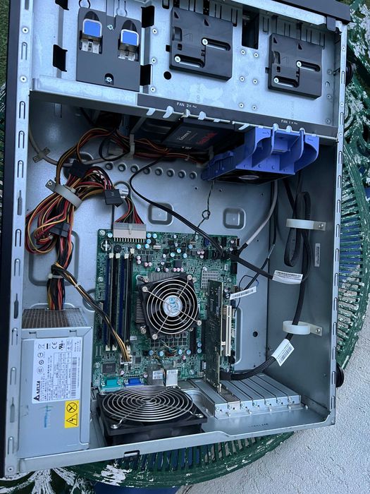 Unitate PC - SERVER Lenovo Thinkserver TS430 homelab, plex, etc