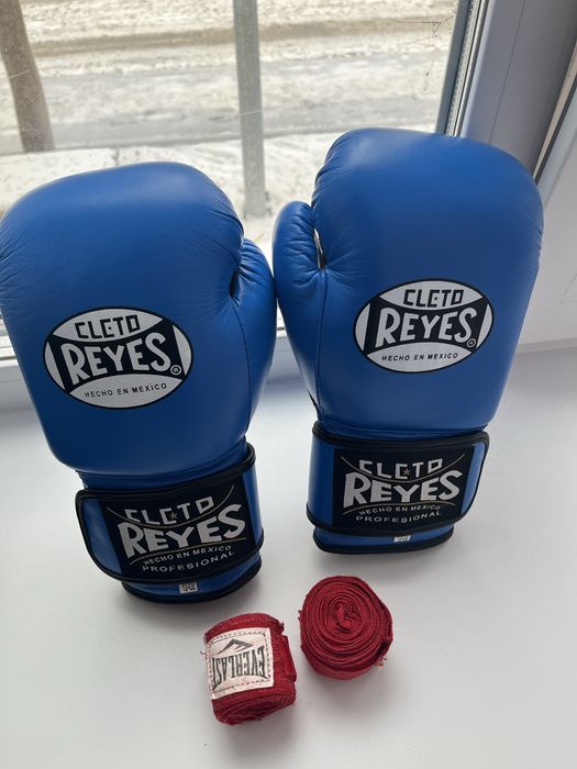 Боксерские перчатки, почти новые, отличное состояние