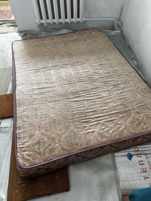 Отдам даром Матрас двухспальнии