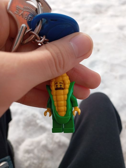 Брелок кукурузы лего