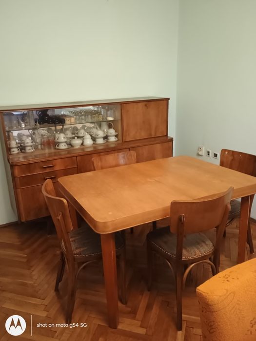 Под наем 3 стаен, София, кв. Изток, 100 кв.м. обзаведен, партер