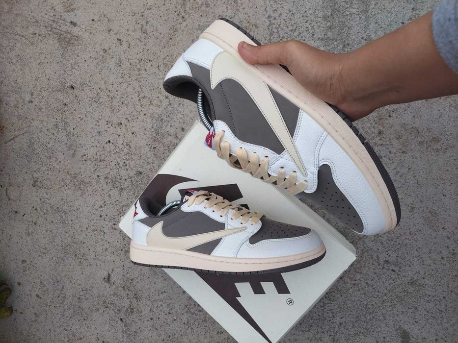 Air Jordan 1 Low Travis Scott Reverse Mocha – Size 44.5 – With Box