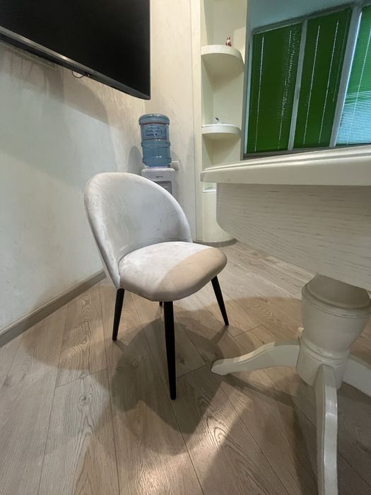 3 стула  новых для кухни