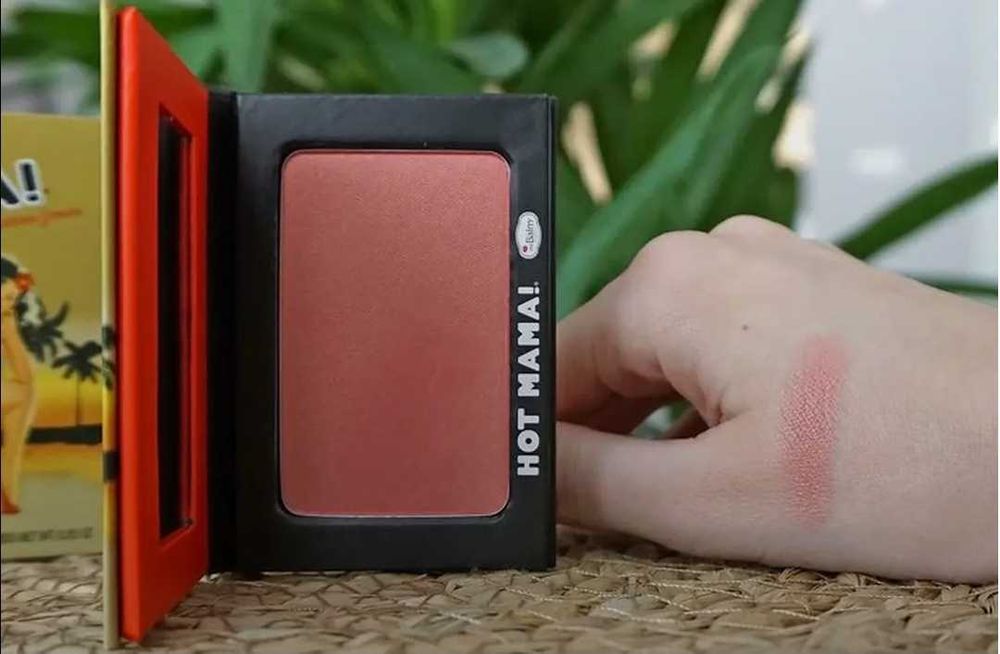 Руж theBalm HotMama