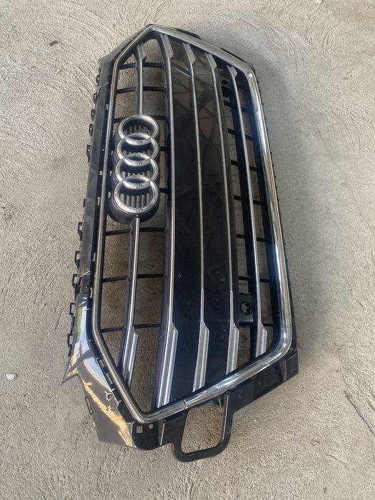 Grila centrală fata cu semn Audi A4 B9 8W S-line Facelift 2019 - 2021