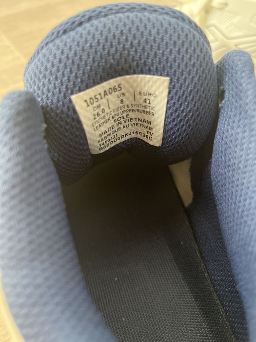 Продам кроссовки ASICS