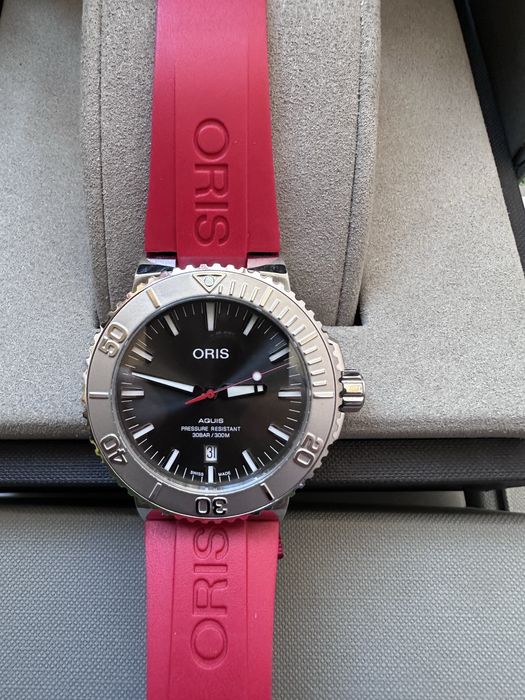 Мъжки часовник Oris Aquis date relief