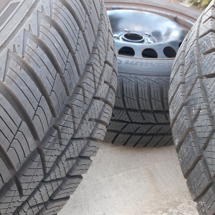 Set roți iarnă Barum 205/55/16       1300lei