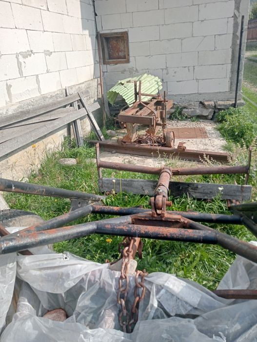 Vând Tractor International 383