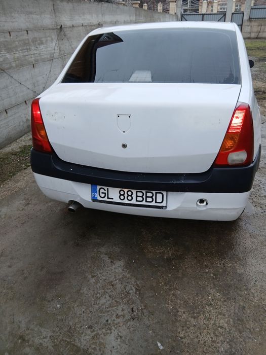 Vând Dacia Logan