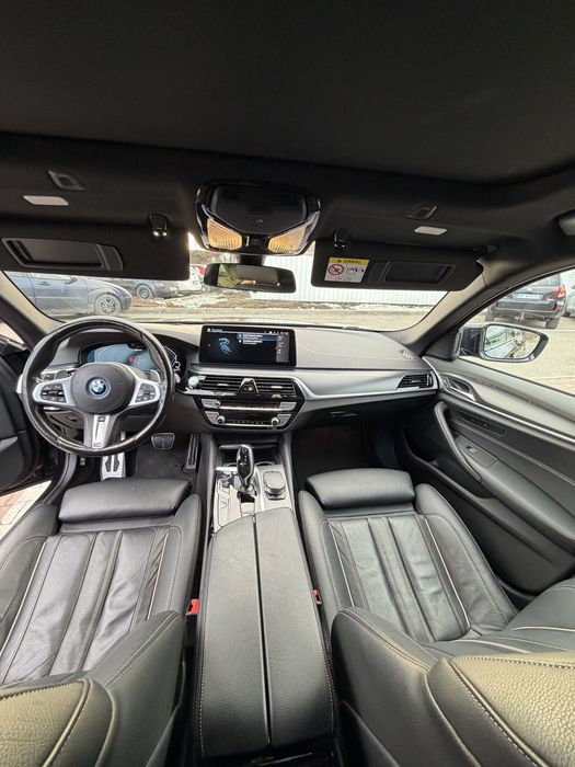 BMW 530e / M SPORT / Plug-in / X-Drive / Matrix / Camere 360