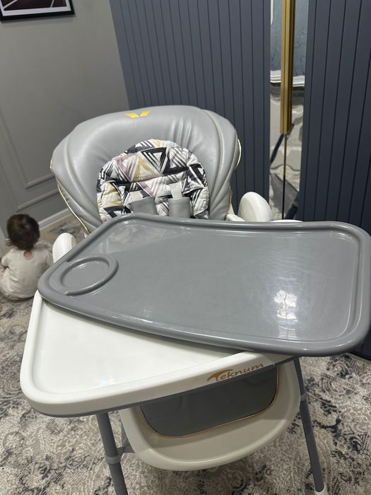 Детский стульчик для кормления фирма Текнум