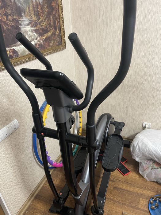 Продам Эллиптический тренажер GOFIT E-1506N