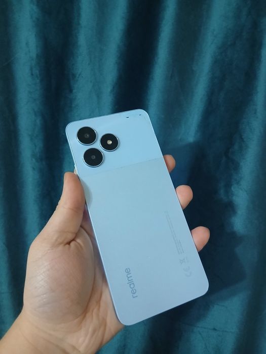В продаже Realmi Note 50.
