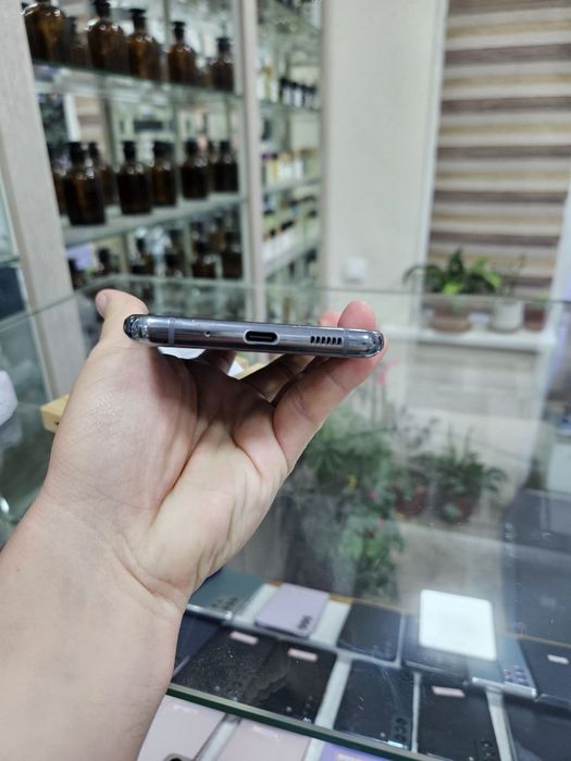 Samsung S20 ultra xotirasi 12/256GB