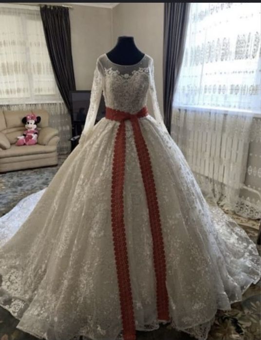 Свадебное платье