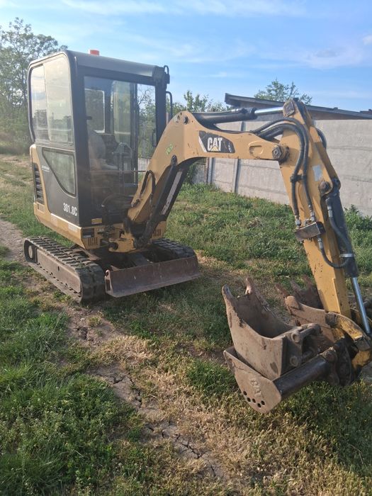 Vînd miniexcavator