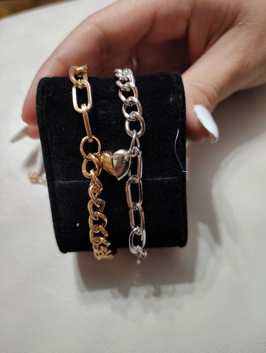 Часовници и гривни