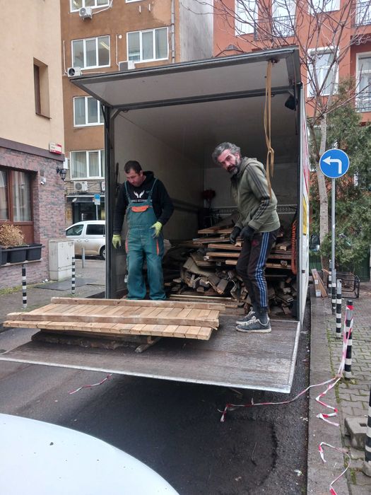 Почистване,превоз и хамалски услуги.