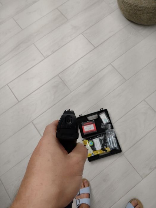 Vând pistol airsoft CO2,WALTHER P 99 DAO,nu necesita permis,3j