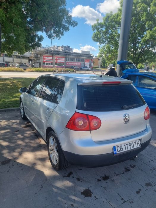 Продавам VW  GOLF 5