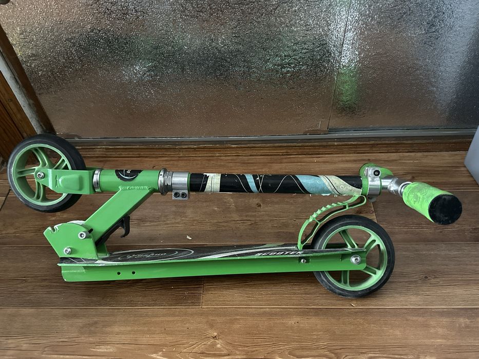 Продам Самокат детский Б/У