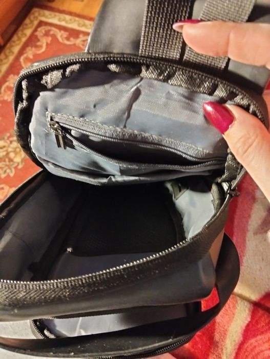 Geanta utila, multe compartimente