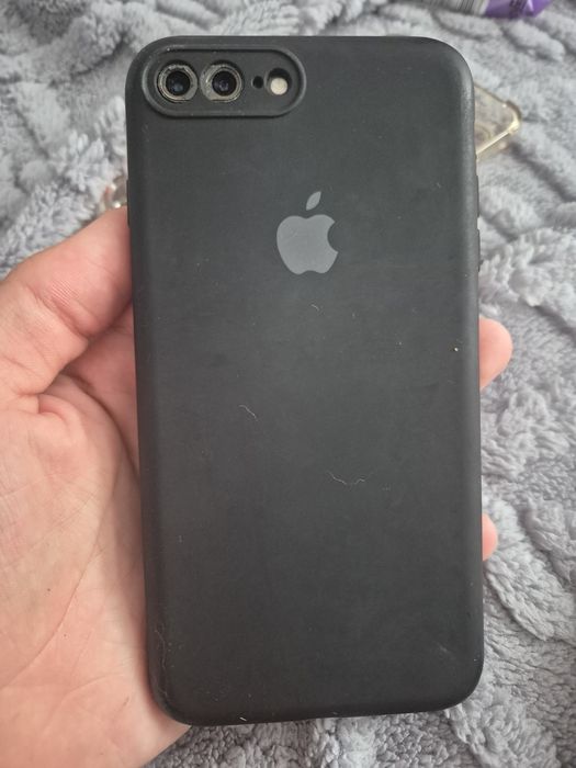 Продам iPhone 7 plus 32gb black