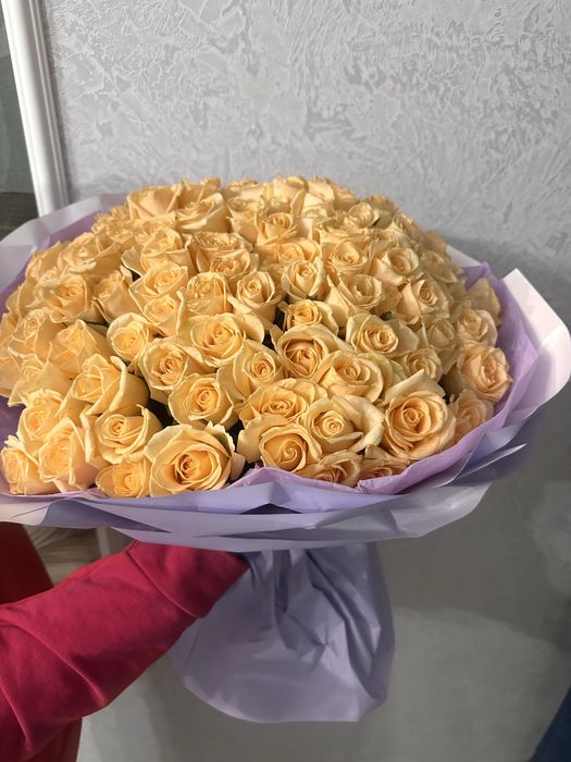 Букет роз срочно продам