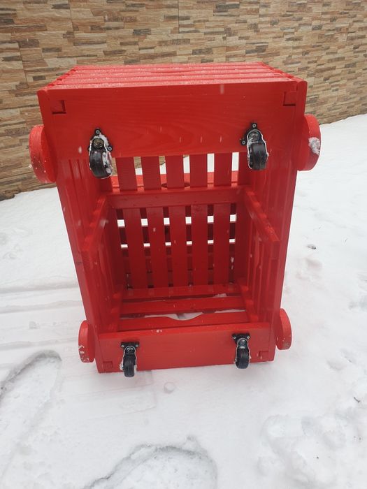 Дървено декоративно влакче (влак от декоративни щайги)