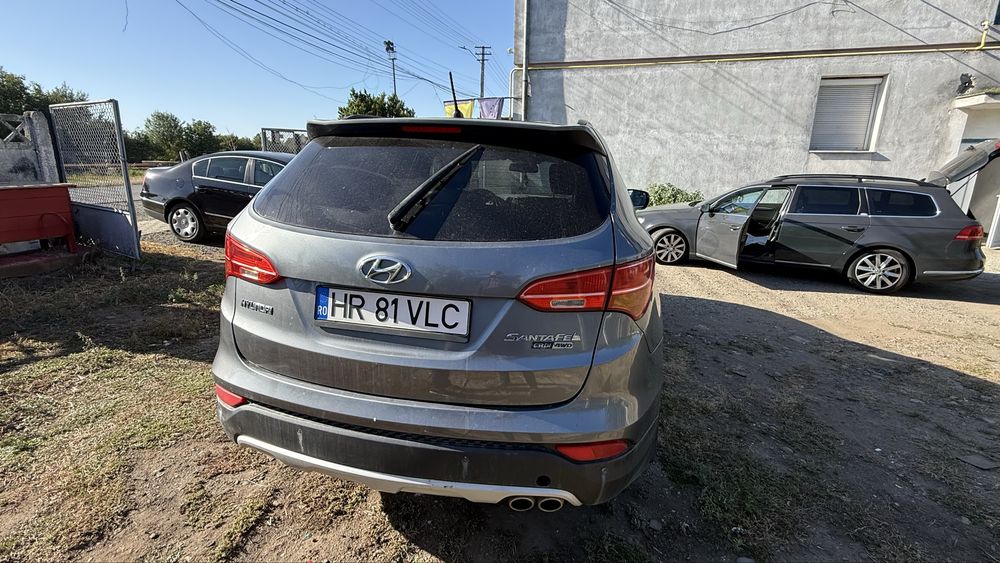 Vand Hyundai  Santa Fe 2014, Diesel, 4x4 –  schimb cu autotilitara 6/7 locuri cu lada minim 2009 - maxim 2016 + diferenta din partea mea