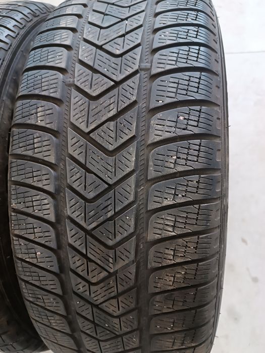 2buc Anvelope iarna 235 60 18 Pirelli dot2021