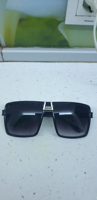 Слънчеви очила много