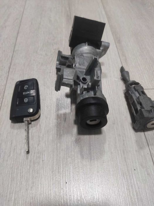 Контактен ключ за Volkswagen polo 1k0 905 851