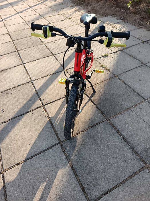 Продавам детско колело
