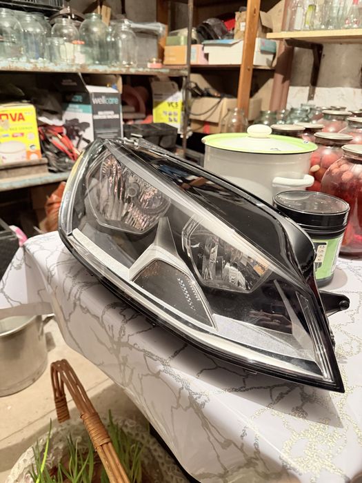 Правая Фара на GOLF 7