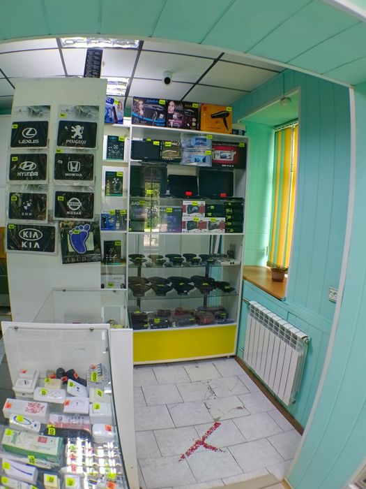 Продаётся ком.помещение магазин,бутик ,офис