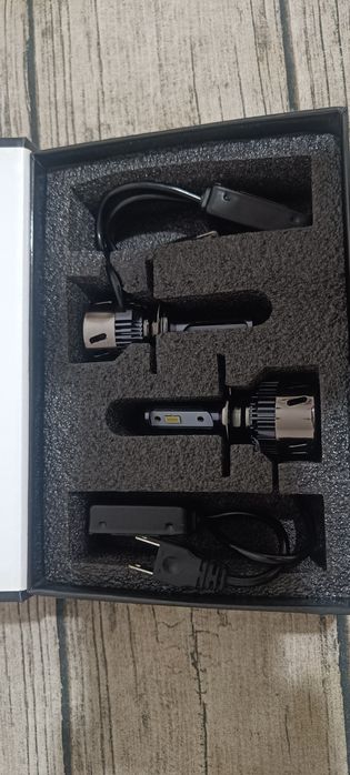 LED лампа новый .