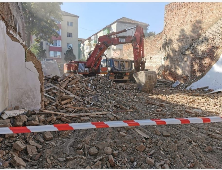 Șanțuri și canalizare fundati demolări și excavații