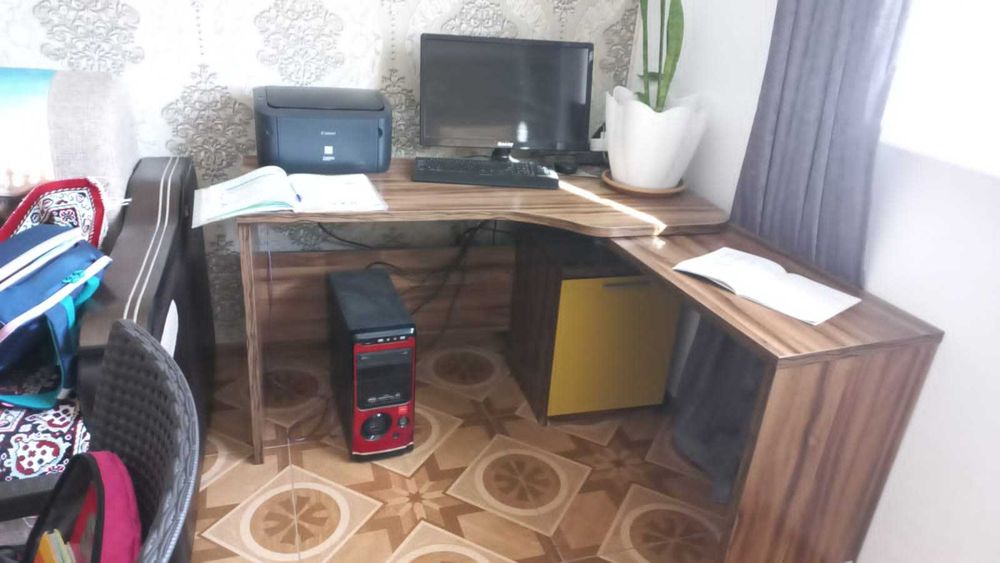 Продается подростковый гарнитур Дятково