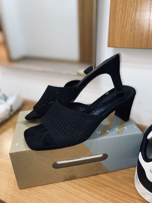 Элегантные чёрные босоножки на каблуке 40 размер