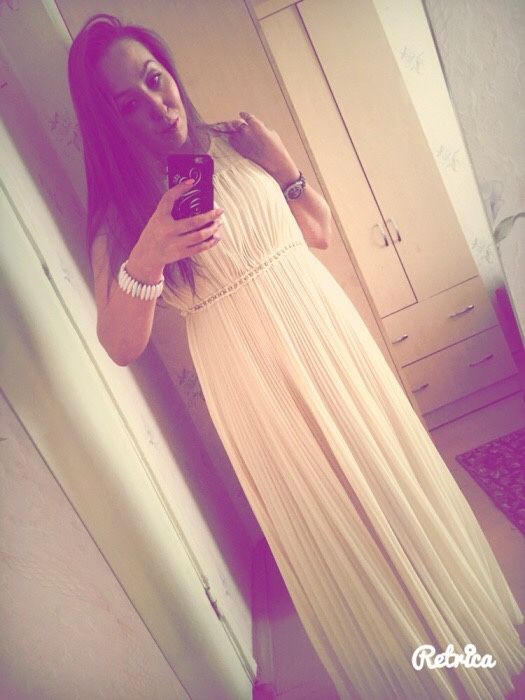 Платье молочного цвета нарядное