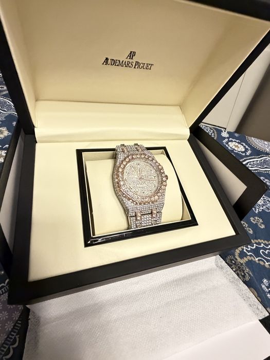 Ceasuri Ap iced out noi