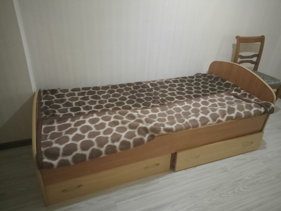 Срочно продается сервант+ шкаф+ кровать