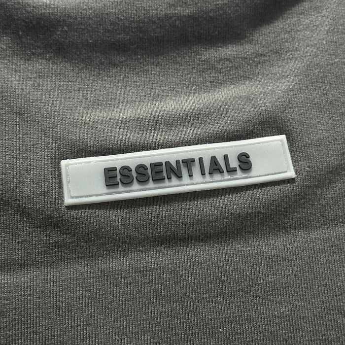 Футболка Essentials