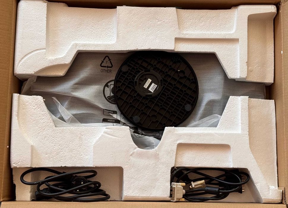 Монитор ASUS VS247 23.6" Full HD ТРИ БРОЙКИ + стойки + кабели по избор