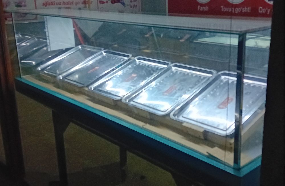 Ветрина холодильник