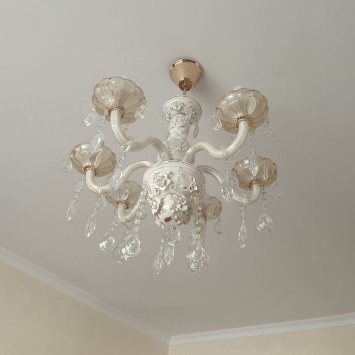 Продам Люстры дёшево